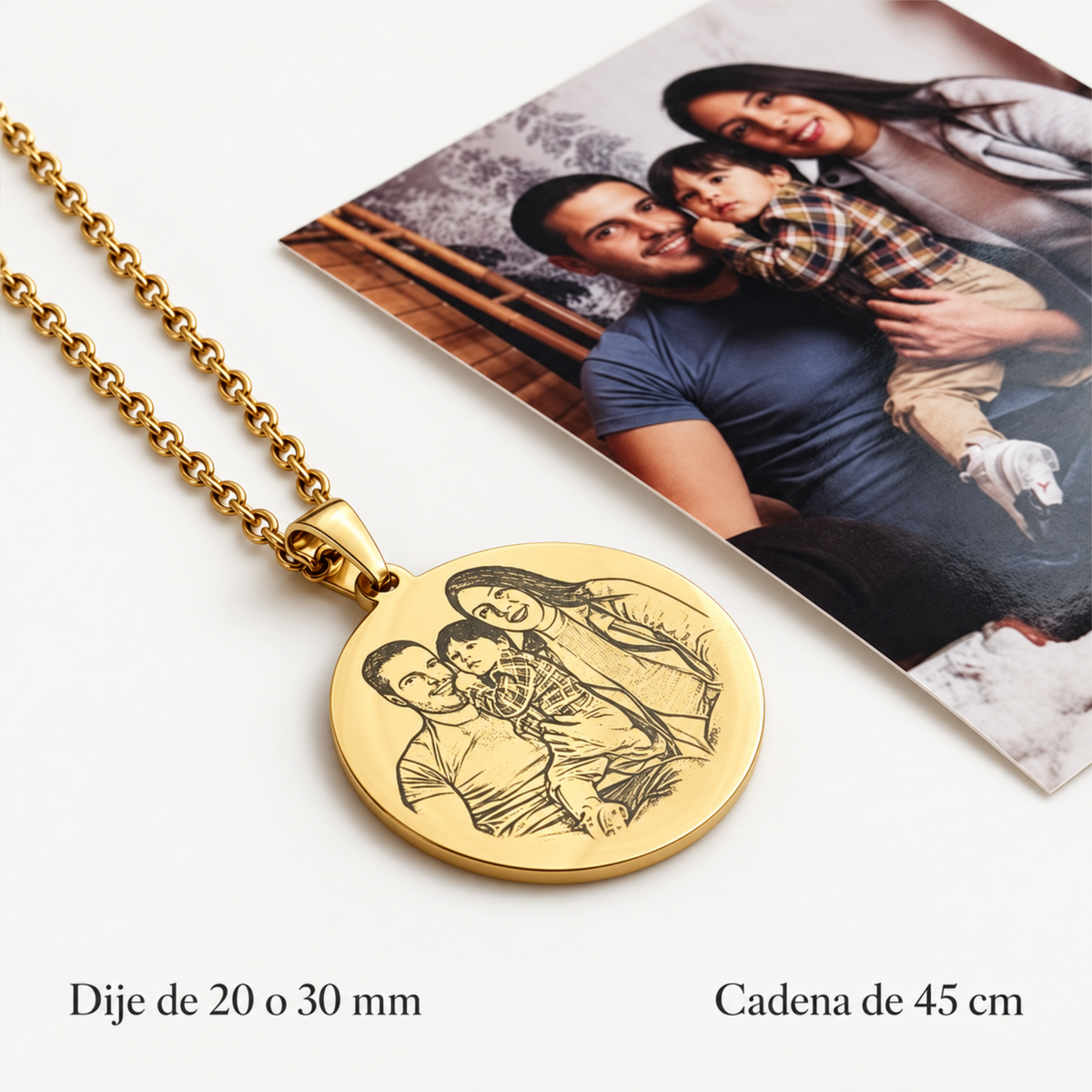 Necklace with round pendant