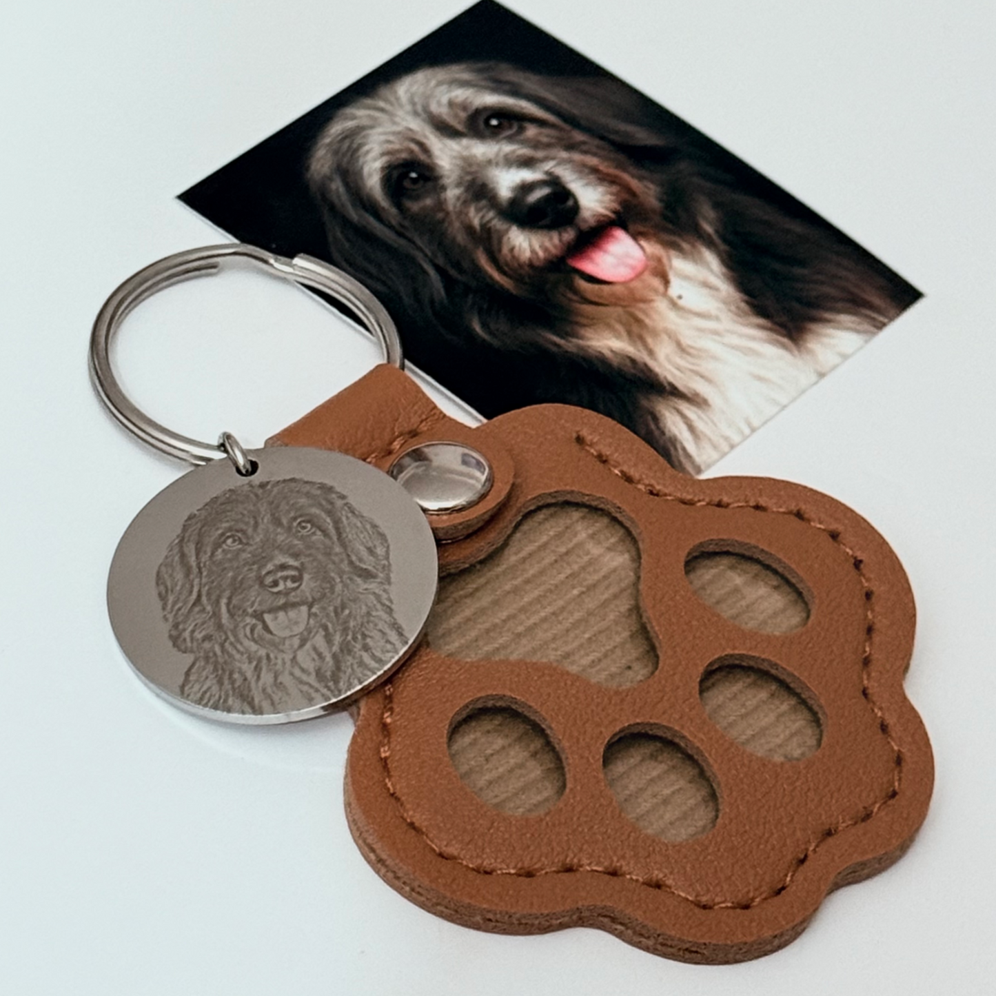 Llavero de Cuero Vegano con dije grabado de mascota