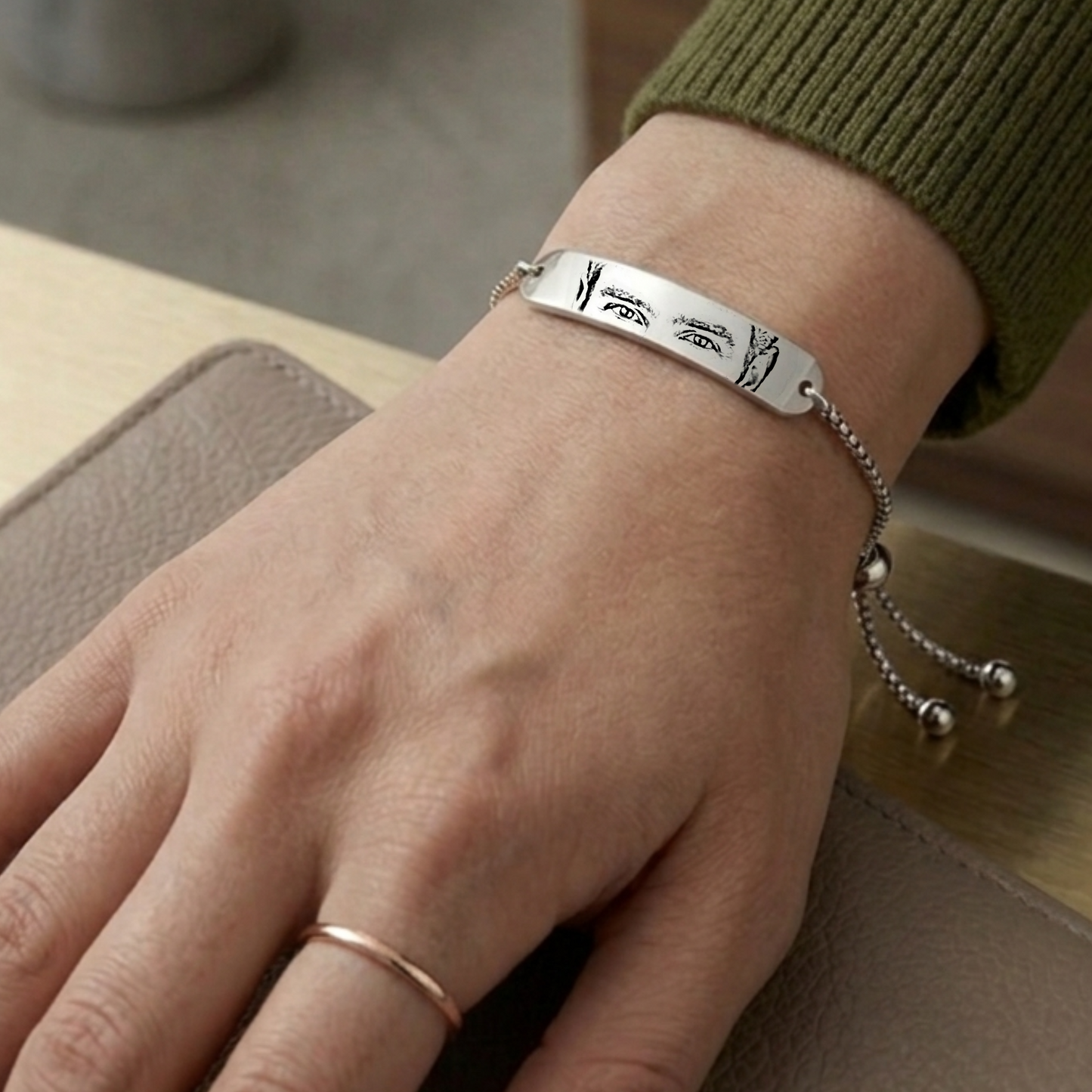 Pulsera Ajustable de Mirada